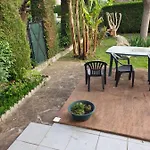 Chez Germaine Лурд